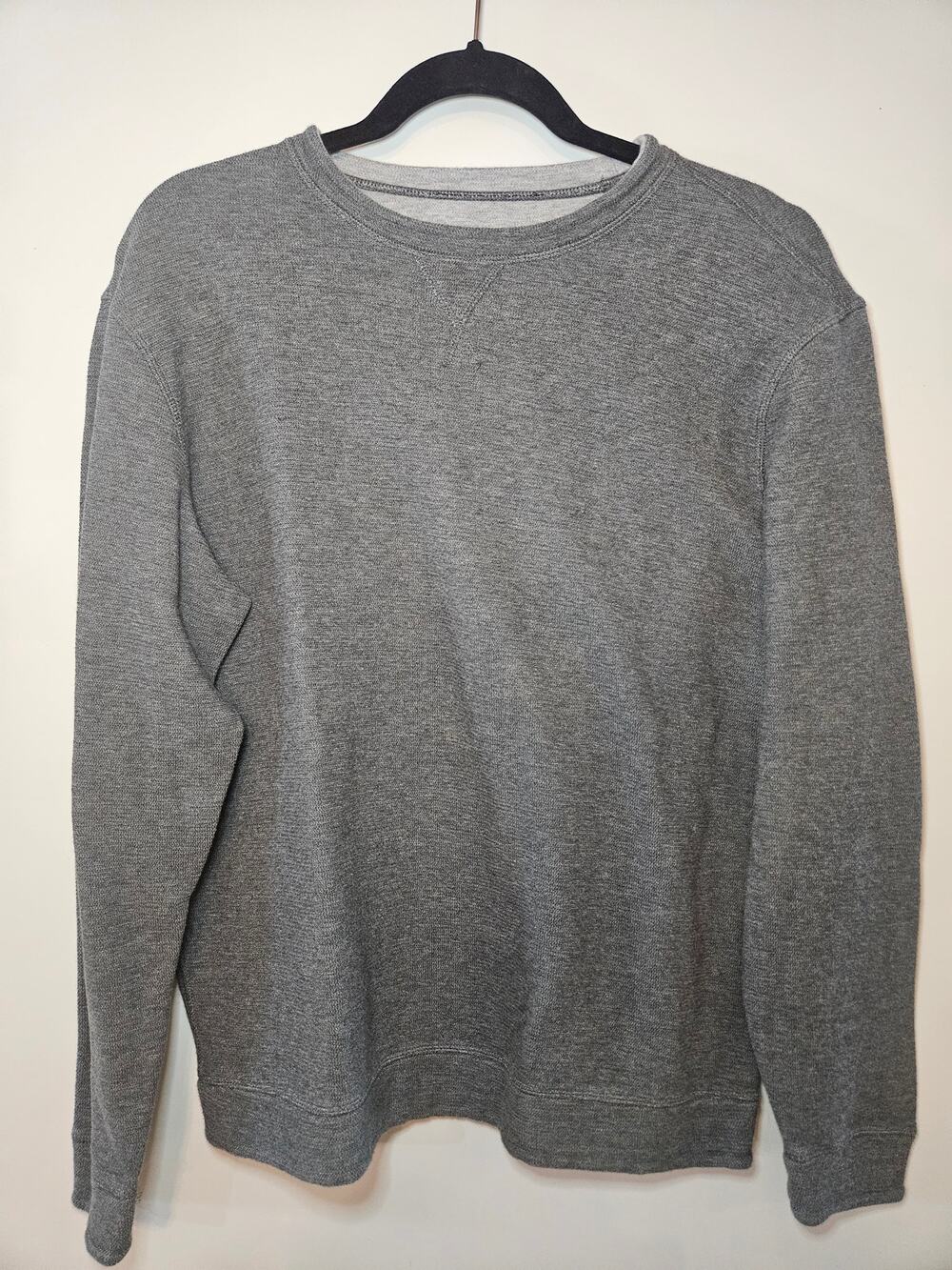 Quality Men's Gray S/M Reversible Crewneck Sweatshirt 42" Chest B-32